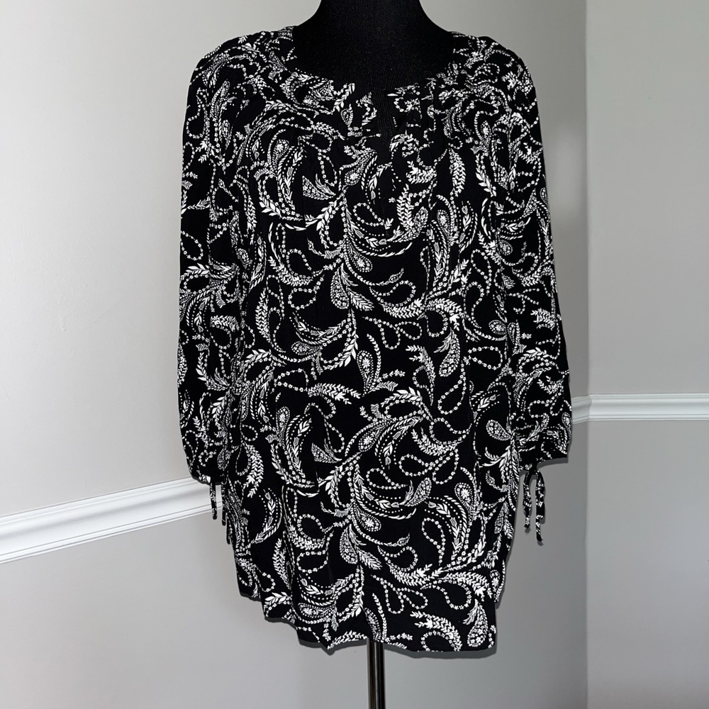 St John's Bay Top‎ Size 2X Black White Knit Paisley Print Whimsigoth Tunic